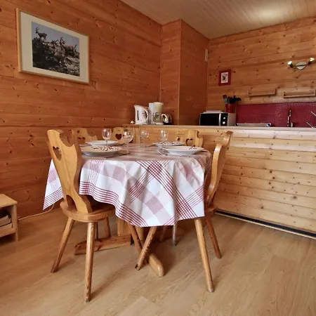 Apartment Cosy Pour 4 Pers A Chamrousse, Balcon Sud Pres Des Pistes - Fr-1-340-209 *